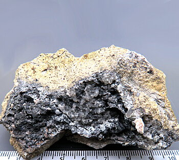 含銀四面砒銅鉱-(Fe) Arsentian Tennatite-(Fe) 千面体結晶 ペルー産 瑞浪鉱物展示館 4547