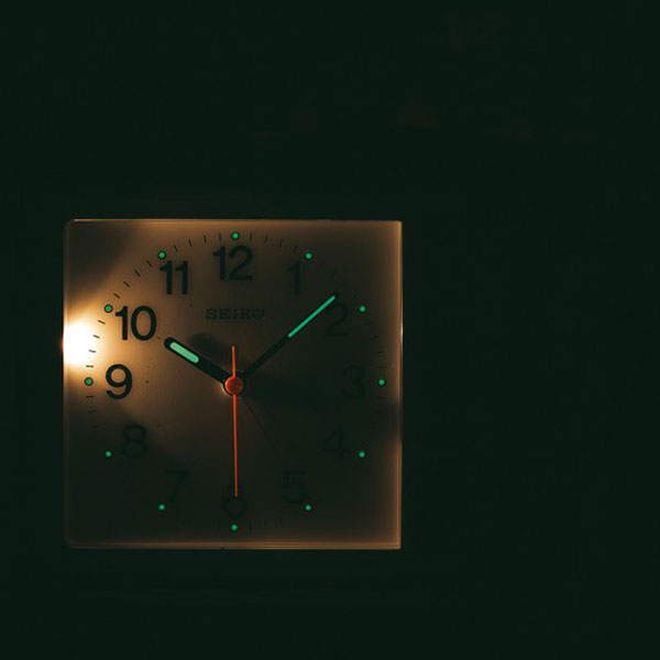 名入れ 文字書き付 SEIKO セイコー 防災目覚まし時計 AM/FMラジオ KR885N 目覚時計 記念品 取り寄せ品「sw-ka」 [3]