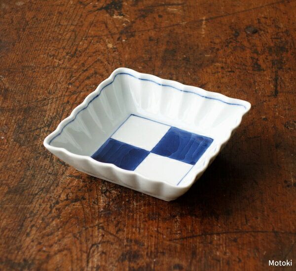 Imari Ware - 伊万里焼　染付市松菊角小鉢