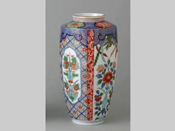 Arita Ware - 有田焼　鳳凰草花　肩角花瓶