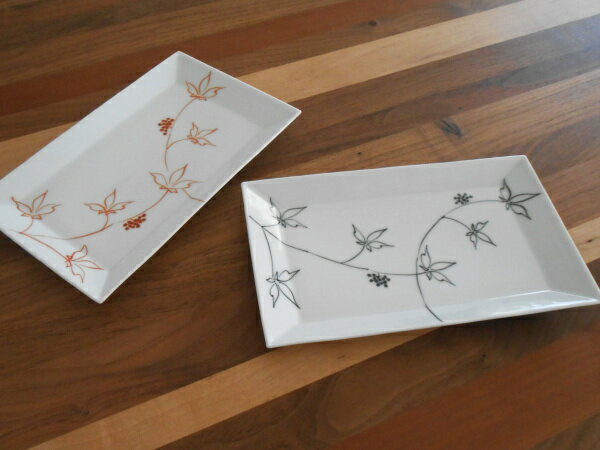 伊万里焼　うこぎ(赤)(黒)　長角皿　ペアセットのサムネイル