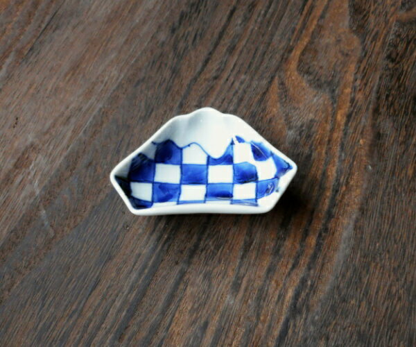 伊万里焼市松富士形手塩皿