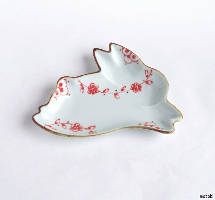 伊万里焼つる花唐草うさぎ皿