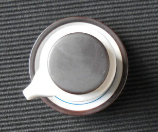 有田焼 呉須錆線紋(青) 醤油差し (台皿付)