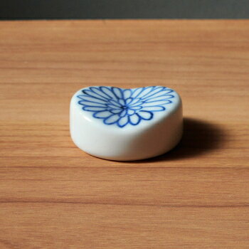 伊万里焼 菊(青)ミニ丸箸置きの紹介画像3
