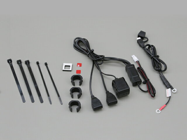  デイトナ バイク専用電源 USBx2ポート/シガーソケットx1ポート (93043)