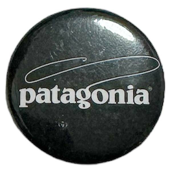 希少 パタゴニア キャスティングロゴ バッジ PATAGONIA 缶バッジ 黒白 丸 コレクション カスタム デコ フライフィッシング 釣 FLY 非売品