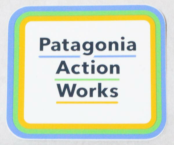正規品 ■サイズ（最長部）■ 約7.8CM×約8.8CM コンディション：新品未使用、極僅かなすれ、キズ、汚れ、色抜け、折れ等あるものもございます。予めご了承ください。ネコポスで発送いたします。(追跡番号あり、3000円まで保証有、ポスト投函（ポストに入らない場合は持ち戻ります）、重さ1Kg以内、厚さが2.5cmまでの為、基本的には緩衝材等を使えない点、日時指定、代金引換は不可な点、予めご了承下さい） ■コメント■ パタゴニアのキャンペーン「アクションワークス」のステッカーです。非売品の為、非常に稀少かつ入手困難なアイテムです。ステッカーカスタムに、コレクションにいかがでしょうか？その他にもパタゴニアのステッカーの種類、在庫がございます。複数お求めのお客様は事前にお問い合わせをお願いいたします。パタゴニアステッカー patagoniaステッカー アウトドア キャンプ ギア カスタム