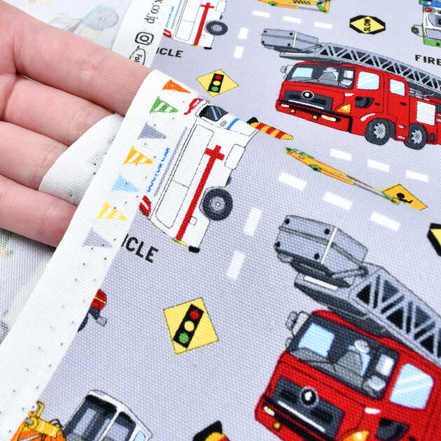 【最大72％OFF生地セール】 オックス 生地 リアルな 働く車 図鑑 ■ はたらくくるま 車 消防車 救急車 パトカー ブルドーザー 工事車両 のりもの 乗り物 バッグ ポーチ 小物 エプロン 綿 コットン 布 入園 入学 男の子 手芸 商用利用可 eki10 ■ auc-my-mama-10029888 手作り工房MYmama(エムワイママ) サンプル画像3