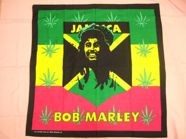 &#10084;とても美しい柄の人気デザインで癒されます。&#10084; 商品の詳細 商品名 横浜最新 BOB MARLEY♪JAMAICA魅惑の大型タペストリー ボブマリー ジャマイカ 商品の説明 大変インパクトの有る素晴らしいデザイン、心が癒される一品に成ります！ 夢いっぱいのいやし系の人気デザイン、特別な一品如何でしょう。 鮮やかなカラーとデザイン、うっとりする美しさに引き込まれます！ 家具や壁に飾っても良し、夢のある素晴らしいデザインです。 楽しくわくわく柄の、あざやかな色合いと魅力的なデザインは、きっと気に入っていただけると自信を持っております。 カラー ラスターカラー 材質 綿100％ サイズ 縦103センチ　　横103センチ前後　大型サイズ ◆コメント 商品はデジカメで撮影しており、出来る限り実際の色に近く撮るように努力してますが、お使いのPCにより実際の商品の色と異なることがあります。ご了承下さい。 汚れ、ほつれ、傷など気をつけてチェックしてますが、私自信が確認出来なかったものについてはご理解の程お願いします。 土日祭日は、発送やメールの連絡をお休みさせて頂いております。 発送と支払いの詳細 □支払い　　 ・クレジットカード決済 ・楽天ペイ ・代金引き換え □発送 ・ゆうパケット180円　時間指定はできません。 　発送後発送ナンバーを、お知らせ致します。 INFORMATION ◆ご注文後の流れ ◆お支払方法について ◆送料について 【重要】当店からのメールが届かないお客様へご確認のメールをお送りさせて頂いておりますが届かないお客様は、お客様のメール設定方法をご確認下さいませ。 ドメイン等設定されておりますと、全てリターンに成りメールが届きません。 お客様のご都合に合わせ、 各種決済方法をお選び頂けます。 ■クレジットカード決済 ■代金引換決済 ■銀行振り込み 厚みや重さにより配送方法が変わります。 お選び頂きました配送方法が、その商品に 使えない場合は全て変更させて頂きます。 ■宅配便 ■ゆうパケット ■定形外郵便 ■郵便レターパック ■代金引き換え 定形外の代引きです。 　送料プラス代引き手数料になります。 　お客様のお届け先へ到着した際に配達業者へお支払いただきます。 ※弊社定休日 土日祝は発送は出来ません。 &nbsp;&nbsp;&nbsp;◆ご注意 当サイトでは、システムによる在庫調整を行っておりますが、多店舗販売をしておりますため、 同時に複数のご注文が重なった場合、在庫にずれが生じることがあります。 ご注文頂いた商品が欠品となる場合もございます。