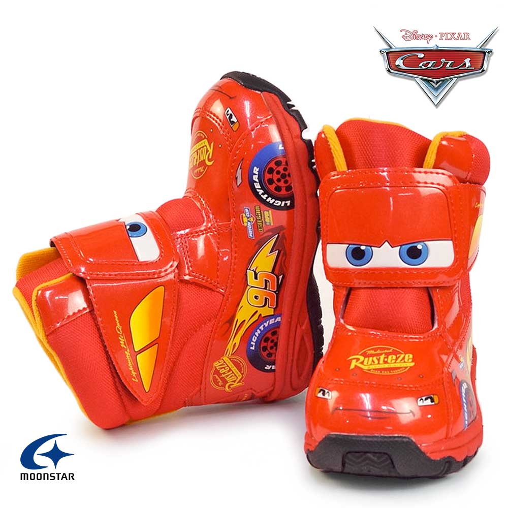 メーカー希望小売価格はメーカーカタログに基づいて掲載しています ディズニー 「カーズ」のキッズ用ウィンターブーツです。カーズを全面に表現した楽しいデザイン。雨雪時にもおすすめな「防水設計(4cm 4時間防水)」機能を搭載し、靴底はグリップ性...