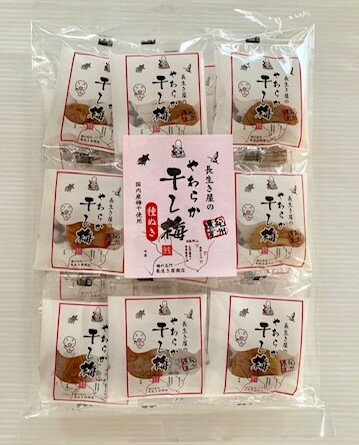 　品　名　 　やわらか干し梅　種抜き（紀州産南高梅） 内 容 量 　種抜き　108g（個包装） 賞味期限 　270日（開封後はお早めにお召し上がりください） 保存方法 　直射日光・高温多湿をさけ保存してください 原 材 料 　梅、漬け原材料［還元水飴、食塩、はちみつ］、　酒精、調味料（アミノ酸）、酸味料、甘味料（スクラロース）、ビタミンB1紀州産南高梅を使用した種抜き干し梅です。 ・登山・ハイキング・ピクニックに ・ゴルフ・野球・サッカー　等のスポーツに 塩分・糖分・クエン酸で、風邪予防にも！ 水分をいっぱい摂ってほしいので、塩分約10％になっております。 ※この夏　脱水症状にも気を付けましょう紀州産　みかんはちみつ梅で作った　干し梅　種抜き紀州産みかん花から採蜜した「みかん蜂蜜」で調味しております。みかんはちみつ梅の種を抜く前はこんな感じです。↑↑↑お手軽に塩分。クエン酸・糖分補給の出来る 干し梅で熱中対策しませんか？ 持ち歩きに便利な個包装です。※梅干しは農産物の為、種の大きさにより 種を抜いたときの大きさは1粒づつ異なりますので、ご了承下さいませ。 関連商品はこちら【送料無料】紀州産南高梅　やわらか干...3,500円送料無料　お得用サイズ　紀州産南高梅...3,500円送料無料　お得用サイズ　やわらか干し...3,500円やわらか干し梅　梅短冊100g1,080円送料無料　やわらか干し梅　梅短冊15g×5...1,000円紀州産南高梅　やわらか干し梅　種抜き1...1,080円紀州産南高梅　やわらか干し梅　種抜き5...540円紀州産南高梅　やわらか干し梅　種あり8...540円