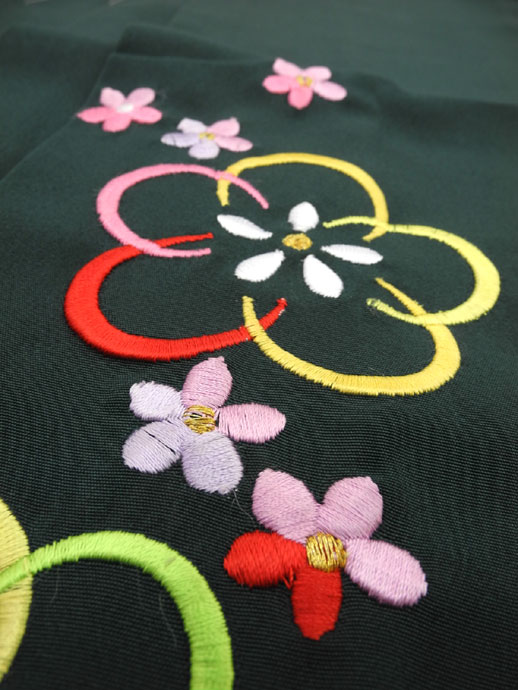 新作 七五三　7歳女の子用　刺繍　袴◆陽◆モスグリーン色系7050