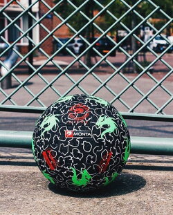 サッカー:モンタ ストリートサッカーボール 4.5号球 「MONTA」StreetMatch SHREDDER Nr.5210345101 ストリートマッチ/ドリブル/トリック/芸術/