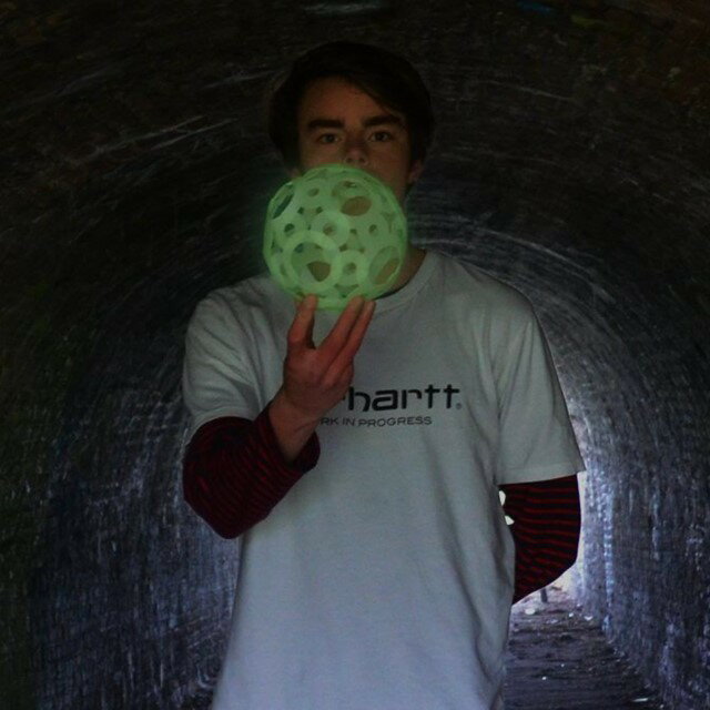 動画必見■FOOOTY（フーティ）夜光/蓄光/グロー/GLOW/レゴ/コーディネーショントレーニング/ボール/BALL/知育/想像力/リフティング/フリスビー/パズル/オランダ/テクニック/サッカー/ラグビー/ワミー【 STOP WAR 】