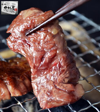 お歳暮 2018 ギフト 内祝い 牛肉 バーベキューセット 2.1kg ロース200g トントロ300g 鶏もも肉300g ハラミ200g ウィンナー300g 骨付きカルビ300g ミックスホルモン500g 焼肉 バーベキュー 送料無料