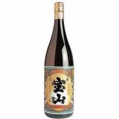 12時までのオーダー確定で当日出荷 （水曜日は定休日ですが、朝7時までのオーダーで当日出荷(通常便のみ）水曜日は定休日の為、あす楽はお休みです。)ラベル・ボトル形状・度数・年号が予告なく変更になる場合がございます。 写真と同じ物をご入用の場合は必ず事前にご確認ください。 すべての宝山シリーズの、旨さの基準となる一本です。厳選された芋を黒麹で仕込みました。他銘柄とは違い、黒麹特有の香ばしさと濃厚な味わいに、一口で気づかされます