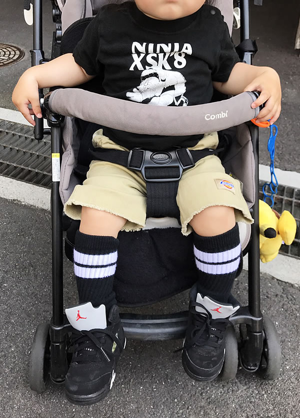 SkaterSocks ベビー キッズ 赤ちゃん 子供 ロングソックス 靴下 ソックス スケート スケボー チューブソックス Kids White tube socks with Baby Blue stripes style 1（10インチ）10 Inch BABY-KIDS Striped SKATE SK8