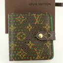 【新品同様】LOUIS VUITTON ルイヴィトン コンパクト・ジップ　モノグラム・ペルフォ 二つ折り財布（小銭入れあり） ヴェール M95218 ※イニシャル入り「Y.O」 【中古】