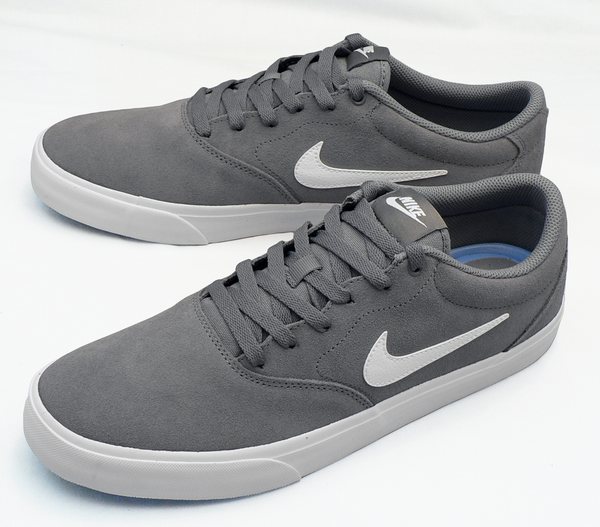 【ナイキ31cm】【送料込】チャージ スエード：グレー×白(IB2750 004 CHARGE SUEDE)：ビッグサイズ：大きいサイズ：スニーカー31cm