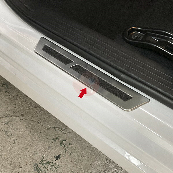 【マラソン30％OFF】日産 ノート E13 2020年12月〜 サイドステップガード ガーニッシュ スカッフプレート ステンレス製(ヘアライン仕上げ)カスタムパーツ ドレスアップ 滑り止め付き アクセサリー 内装 4PCS 5220 2