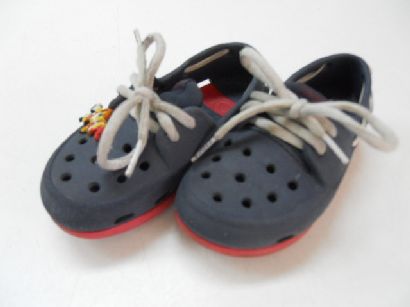 【中古】【あす楽可】◎海辺/アウトドア▼crocs/クロックス▼キッズサンダルシューズ▼C　10/17.5cm▼ブルー×レッド▼男の子/女の子▼