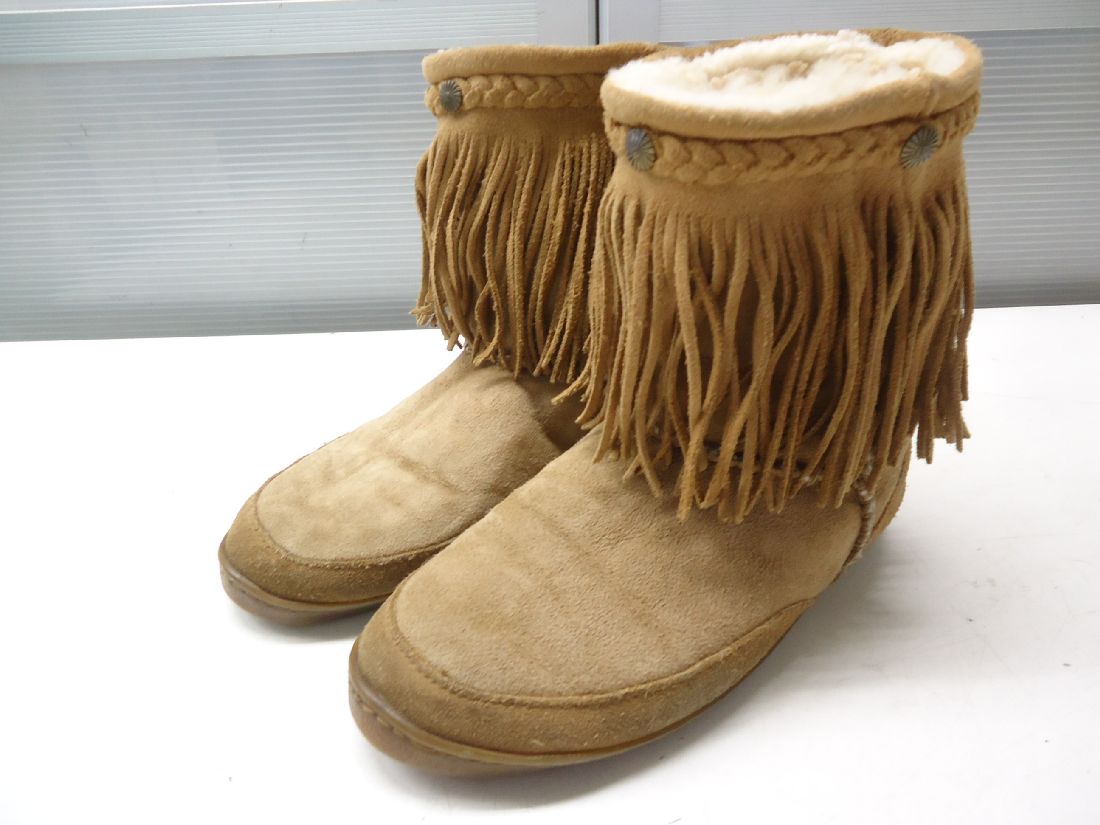 MINNETONKA/ミネトンカ■6(22.5cm〜23.0cm)■MEN 039 S FRINGE CLASSIC PUG BOOT 3551 メンズ フリンジ クラシック パグ ブーツ■GOLDEN TAN/ゴールデンタン■本革◎ドミニカ共和国製◎ユニセックス◎メンズサイズですが レディースサイズとしても履いていただけます☆【中古】