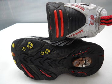 【中古】【あす楽可】瞬足/シュンソク■スノトレ レザースニーカー スパイク付き 137-808 SJW 2063■19.0cm■シルバー×ブラック×レッド■ベロクロタイプなのでお子様お1人でも着脱しやすいのが嬉しいポイント♪