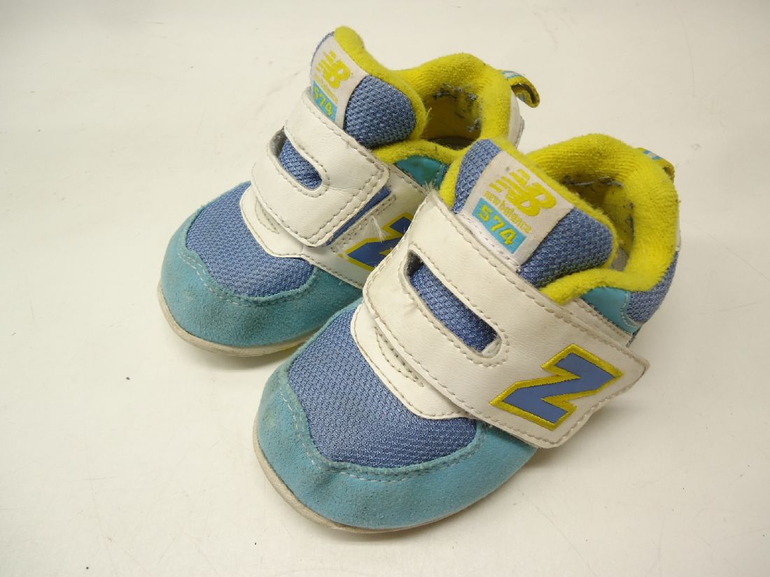 new balance/ニューバランス■13.0cm■STEP INFANT FS574BYI スニーカー■ブルー/イエロー■2014年SSモデル◎足入れがしやすい広めのウイズに加え、屈曲性、安定性、安全性にも優れたINFANT用「574」モデル☆さわやかな印象の白サドルをベースに、カラフルなカラー◎【中古】