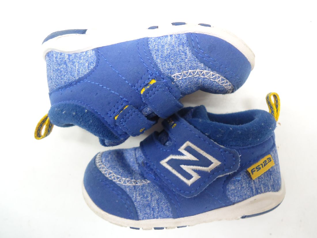 new balance/ニューバランス■11.0cm■ベビー キッズ ベルクロ スニーカー ファーストシューズ FS123 BYI■BYI ブルー/イエロー■脱ぎ履きしやすい大きく開く構造の履き口を採用し、歩き始めを確実にサポートする人気のインファントモデル「FS123」☆【中古】