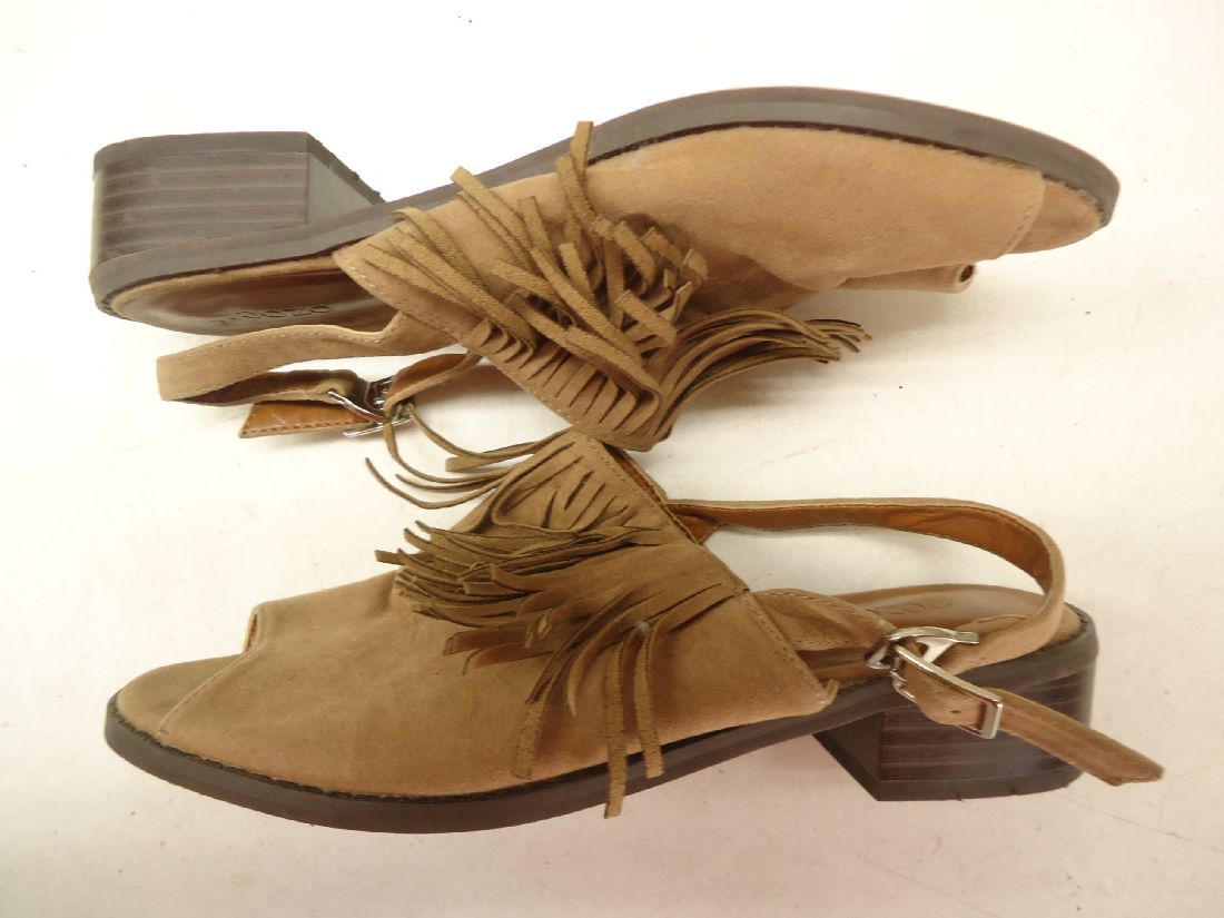 OZOC/オゾック■M(23.5cm)■フリンジストラップサンダル 143-08413■BROWN/ブラウン/茶色■甲にデザインしたフリンジがエッジィな印象のサンダル☆【中古】