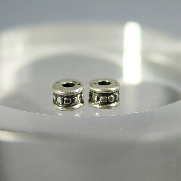 メタルビーズ　デザイン玉　4x6mm　8個　アクセサリーパーツ　手芸用品　プレスレット　ネックレス