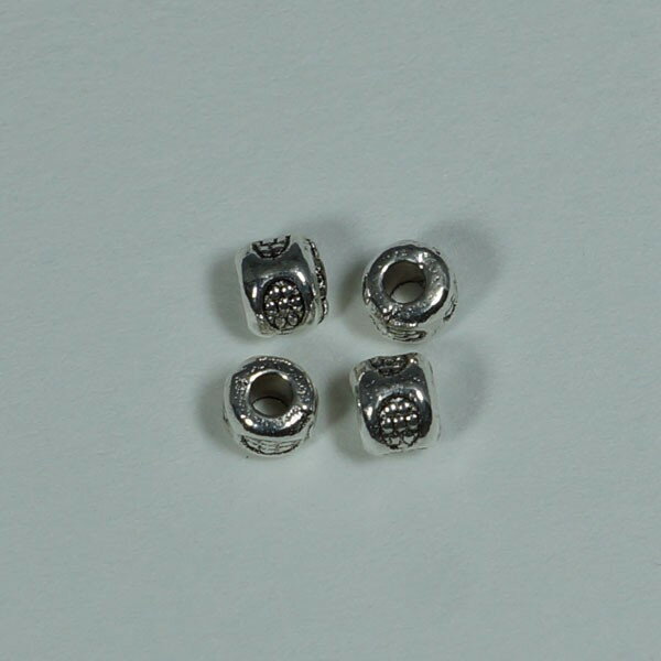 メタルパーツ　ロジウム3mm　10個　穴1.5mm　アクセサリーパーツ　手芸用品　プレスレット　ネックレス