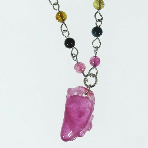 天然石手作りネックレス トルマリン多彩丸玉4mm チャームルベライト彫刻 福豆に蝙蝠 10x19mm パワーストーン 手芸品 誕生石 御守り石 母の日 プレゼ...