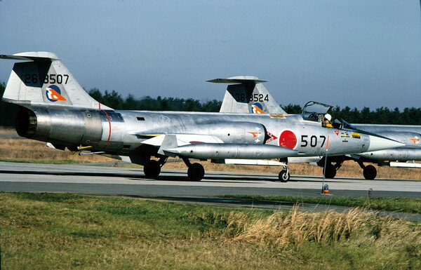 楽天市場】キネティック 1/48 航空自衛隊 f-104j スター 楽天市場】キネティック 1/48 航空自衛隊 f-104j スター