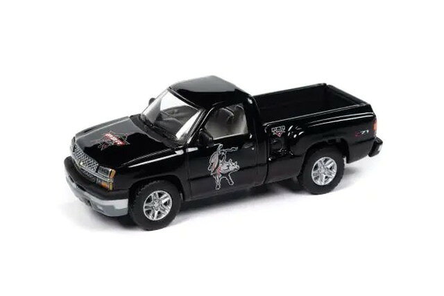【送料無料】　AUTO WORLD 1/64 2003 シェビー シルバラード ステップサイド PBR ブラック 完成品ダイキャストミニカー AWBC002CBK