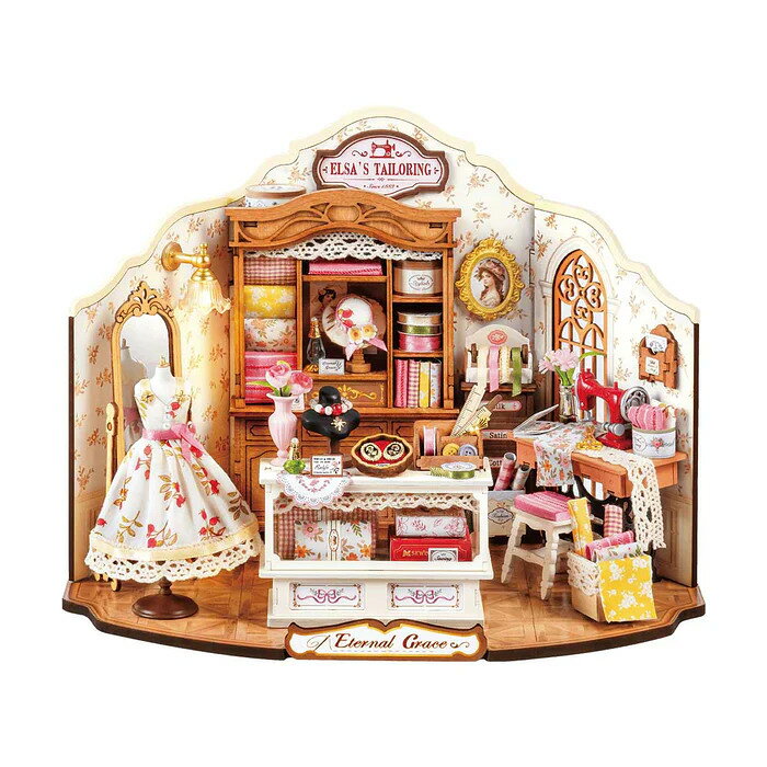 お支払い方法・送料・配送について予約販売商品についてDIYミニチュアハウス 小さな仕立て屋さん接着剤・塗装不要で楽しめるDIYミニチュアハウス。組み立てるだけで温かみのあるライトが灯り、幻想的な空間を演出します。精巧なデザインで、初心者でも安心して可愛いお部屋が完成。インテリアやギフトにもおすすめです。■対象年齢：14歳〜■製作目安時間：8時間■組立完成サイズ：238x165x175mm■パッケージサイズ：310x65x230mm■ピース数：266Pcs■電源：単4電池2本（別売り）■メーカー：ROBOTIME