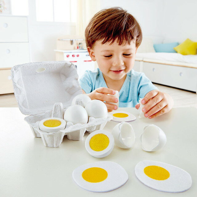 【送料無料】 HAPE(ハペ) 割って遊べる たまごセット (おままごと ごっこ遊び 木製玩具)