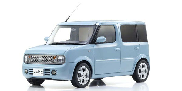 お支払い方法・送料・配送について予約販売商品について京商オリジナル 1/18 samurai 日産 キューブ (エアブルー) 完成品ミニカー KSR18060AB★京商ミニカーのホビーショーカタログプレゼント中！(無くなり次第終了)★京商オリジナルsamuraiシリーズから日産キューブが登場です。2002年にモデルチェンジされ大ヒットした2代目キューブの中からモデル化に選んだのは2005年にマイナーチェンジした中期型です。スクエアなエクステリアデザインに配置された丸い灯火類がなんとも愛らしいキューブを1/18スケールで再現！街中でたくさん遭遇したエアブルーとアクアミントの2色をラインアップしました。生産数は各400台。限定生産の貴重なモデルをお見逃しなく！■メーカー：KYOSHO ORIGINAL