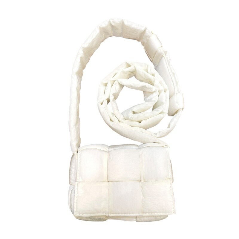 OKURAʤ¢˳ŷԾŹ㤨֥ܥåƥͥ BOTTEGA VENETA ǥ ѥǥåɥƥå å 691018 ۥ磻 ʥ ǥ ХåšۡפβǤʤ80,000ߤˤʤޤ