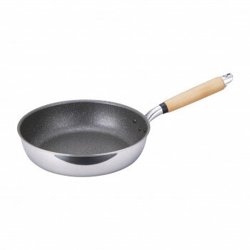 【ご注文について】お客様のご都合（数量間違いや型番・適合間違いも含む）による商品のキャンセル・交換・返品は一切承ることが出来ません。ご注文の際は慎重にお選びの上、ご注文願います。当店からの確認メールや、ご入金確認のメールが配信されない場合がございます。その場合は、商品発送（出荷）のメールをご確認下さい。【送料について】こちらは『同梱区分B ： 1配送先630円（※但し、北海道は1260円、沖縄県・離島へのお届けの場合は1650円）』が適用されます。※『異なる同梱区分の商品』を一緒にご注文頂いた場合は、同梱が出来ません。別配送となり追加送料がかかりますので、ご注文後に訂正の上、ご連絡させて頂きます。（送料は自動計算されません。出荷は保留扱いとなります。）【ご注文・配送に関しての注意事項】こちらはメーカーより直送となる場合がございます。ラッピング（包装）・のしがけは承ることが出来ません。メール便・定形外郵便等はご指定頂けません。配送業者はご指定不可。置き配は破損・汚損・紛失・盗難などの恐れがあるため、原則としてお断りしております。置き配による破損・汚損・紛失・盗難については保証ができかねますので、あらかじめご承知おきください。底面が広く深さもあるのでいろいろな調理に活躍。サイズ直径:26cm個装サイズ：47×28×10cm重量個装重量：740g素材・材質アルミニウム合金(内面:フッ素樹脂加工・外面:ミラー仕上げ)・底面:ステンレス圧着・取っ手:天然木生産国日本●広告文責：株式会社プロヴィジョン（tel:092-985-3973）