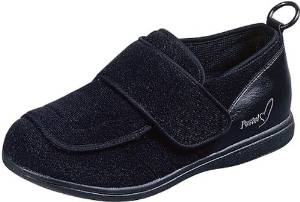 【ご注文について】ご注文後30分経過後のお客様ご都合による商品のキャンセル・交換・返品は一切承ることが出来ません。ご注文の際は慎重にご検討の上、ご注文願います。【納期について】ご注文（ご入金）確認後3〜7営業日前後の出荷予定※商品によっては一時的なメーカー欠品・取り寄せ等の理由により、上記出荷予定より更にお時間がかかる場合がございます。また、当該商品は他店舗でも在庫を共有しておりますので、在庫更新のタイミングにより在庫切れの場合、やむを得ずキャンセルさせて頂く可能性があります。【送料について】こちらは『同梱区分M ： 1配送先700円（※沖縄・離島は配送不可）』が適用されます。※『異なる同梱区分の商品』を一緒にご注文頂いた場合は、同梱が出来ません。別配送となり追加送料がかかりますので、ご注文後に訂正の上、ご連絡させて頂きます。（送料は自動計算されません。出荷は保留扱いとなります。）【ご注文・配送に関しての注意事項】メーカーからの出荷となる場合もございます。納品書は同梱しておりません。ラッピング（包装）・のしがけは承ることが出来ません。配送業者のご指定不可。置き配は破損・汚損・紛失・盗難などの恐れがあるため、原則としてお断りしております。置き配による破損・汚損・紛失・盗難については保証ができかねますので、あらかじめご承知おきください。※パッケージデザイン等は予告なく変更されることがあります。在庫数：5 個［2026/02/02 18:16:16 時点］※複数店舗を運営しており、在庫を共有しておりますので、実際の在庫残り数・納期とは異なる場合がございます。ムーンスター パステル403 ブラック 23.0JANコード：4546740743754メーカー：ムーンスター入数：1[新着]●広告文責：株式会社プロヴィジョン（tel092-985-3973）