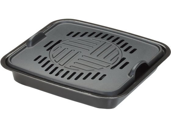 【重要：ご注文について】お客様のご都合による商品の交換・返品・数量変更は一切承っておりません。ご注文の際は慎重にお選びの上、ご注文願います。■ご注文の個数によっては、表示の出荷日目安よりも出荷まで日数を頂く場合がございます。納期については、事前にお問い合わせをお願い致します。また、当該商品は他店舗でも在庫を共有しておりますので、在庫更新のタイミングにより在庫切れの場合、やむを得ずキャンセルさせて頂く可能性があります。【送料について】『同梱区分C ： 988円（沖縄・離島 2420円）』※『異なる同梱区分の商品』を一緒にご注文頂いた場合は、同梱が出来ません。別配送となり追加送料がかかりますので、ご注文後に訂正の上、ご連絡させて頂きます。【ご注意】事前の配達日付は一切ご指定頂けません。配達日時につきましては、お手数ですが出荷完了時にご案内する荷物問い合わせ番号をもとに、お客様より配送業者へ直接御調整をお願い致します。メーカーによるリニューアルに伴い、パッケージ・内容等が予告なく変更される場合がございます。掲載写真等がリニューアル前のものであっても、リニューアル後の商品が届いた場合、ご返品や交換等は承ることが出来ません。置き配は破損・汚損・紛失・盗難などの恐れがあるため、原則としてお断りしております。置き配による破損・汚損・紛失・盗難については保証ができかねますので、あらかじめご承知おきください。こだわりグルメ 焼肉プレート 41449 池永鉄工 5367410直火焼だからおいしく焼けます。受け皿に水をいれるので煙が出にくく余分な油を落とします。●外寸：292×272×H62mm●重量：2．5kg●材質1：鉄鋳物●材質2：鉄（ホーロー加工）※メーカーの都合により、パッケージ・仕様等は予告なく変更になる場合がございます。●広告文責：株式会社プロヴィジョン（tel:092-985-3973）