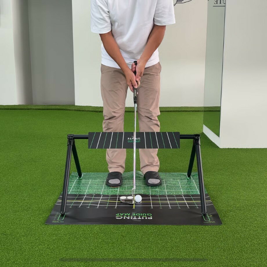 PUTTING GUIDE MAPあなたに合った、正確で安定したストロークを身につける『1日5分で、パターが面白いくらい入る』パターに悩みを抱えるゴルファーのために開発されたトレーニングツールです。正しいストロークの動きを理解し、繰り返し練習することで正確なストロークが身につきます。総合的なパッティングパフォーマンス向上を目指す初心者から上級者まで幅広くお使い頂けます。練習機の角度調整が可能パターのライ角に合わせ、ガイドボードの角度が調整できるので。パターをボードに添わせた正確なストロークの練習が繰り返し可能です。正確なストロークを身につけるガイドシートには円弧(曲線)がデザインされており、その線に沿ってストロークを行うだけで理想的なパッティングストロークが身につきます。(右打ち、左打ち両対応)一人ひとりに合ったパッティングフォームアイッポジション(目線)、トゥポジション(足の位置)を設定することでアドレスのばらつきを抑え、安定した再現性の高いストロークに繋がります。パッティングガイドマップご注文について※定期的に在庫更新は行っておりますが、店頭在庫と共通の商品もございますので、ご注文のタイミングによっては在庫切れとなっている場合もございます。その際はご注文をキャンセルさせていただく事がございますので、悪しからずご了承下さい。※必ずshop@os-golf.comからのメールを受信できるようにしてください。