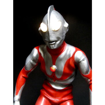 【中古】【送料無料】ビリケン商会 リアルモデルキット ウルトラマン Aタイプ (電飾、台座付き)　【ガレージキット塗装完成済み】