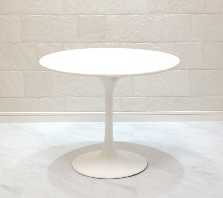 チューリップテーブル 天板直径60cm　色ホワイト　エーロサーリネンによるデザイン　リプロダクト　ジェネリック　デザイナーズ家具　パーソナルテーブル　サイドテーブル　ダイニングテーブル　ラウンドテーブル　丸テーブル