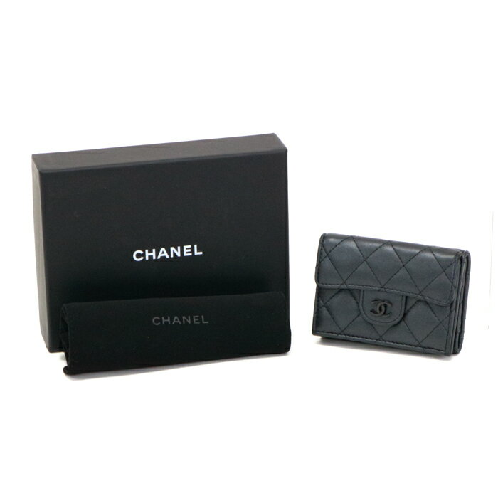 シャネル CHANEL マトラッセ クラシック スモールフラップ ウォレット ラムスキン (レザー) BK金具 ソーブラック コマーク キルティング AP0230B 三つ折り財布 かぶせ蓋 ミディアムウォレット コンパクトウォレット レディース メタリック ブラック 美品 中古 mav19007