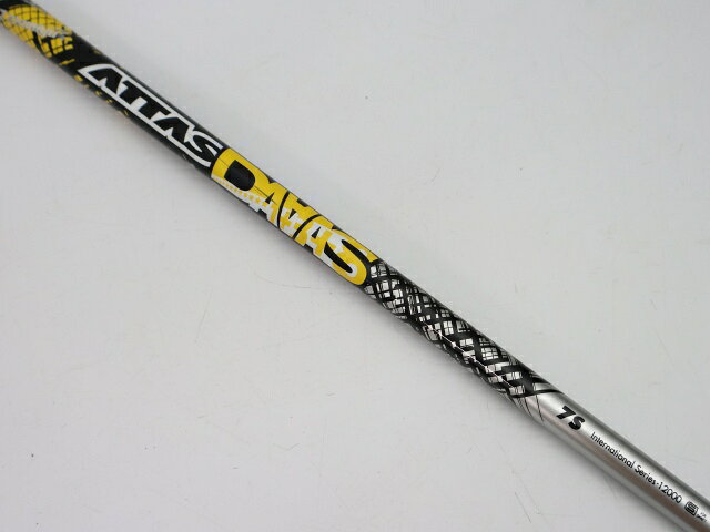 商品詳細 種別 シャフト メーカー USTマミヤ 商品名 ATTAS DAAAS 7（S) 中古 定価 0 状態 中古 その他コメント シャフト全長44インチ（シャフト先端からグリップエンドまで）、実測総重量118g、先端塗装剥離約30mm。グリップはイオミック スティッキー エボリューション1.8 ブラック/レッドエンド バックラインなしで、特に擦り減りはありません。シャフトも目立つ傷はなくキレイです。シャフトロゴとグリップロゴは同じ向きです。先端の穴は接着剤が残っています。