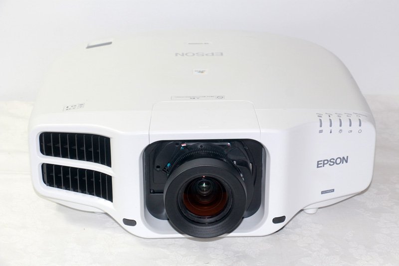 EPSON エプソン EB-G7000W レンズ付き ELPLM08 6500ルーメン WXGA ビジネスプロジェクタ 新品ランプ交換済み ebg7000w06【中古】【税込】【送料・代引手数料無料】