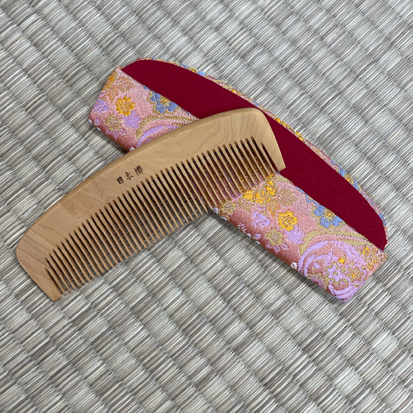 【メール便可能！】つげ櫛（4寸）（西陣織りケース付）